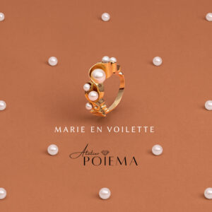 Bague "Marie en voilette" en vermeil et perles précieuses : perle blanche, lapis lazuli ou corail rouge. Un bijou délicat et symbolique, fait main en argent plaqué or.