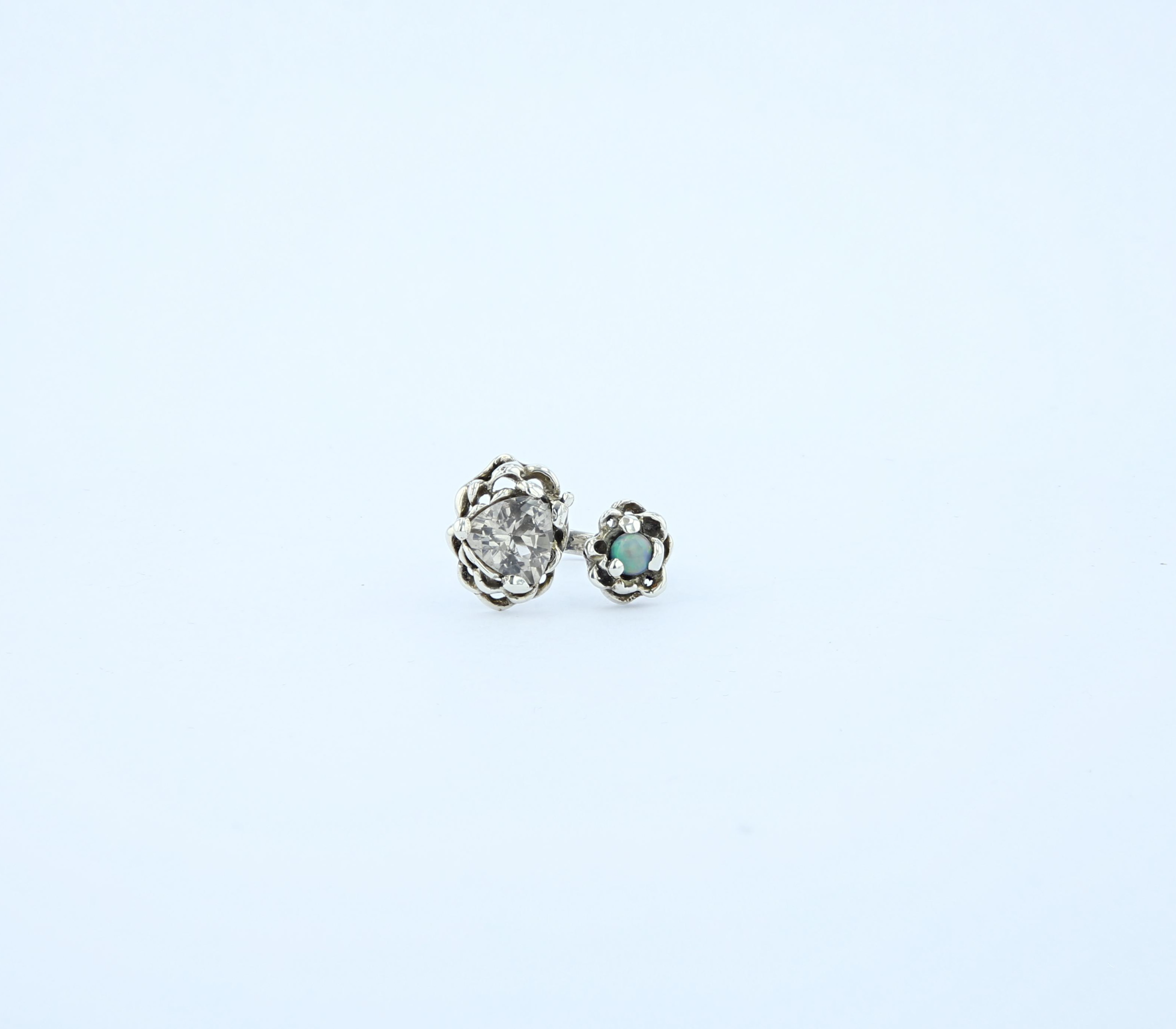 Bague Camélia Double — Argent, Opale Noire d'Éthiopie et Quartz Rutilé – Image 5